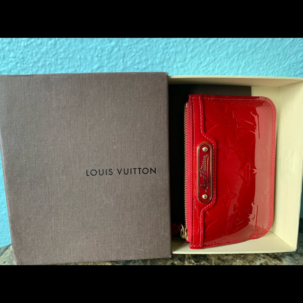 Louis Vuitton Pomme D'Amour Vernis Coin Purse